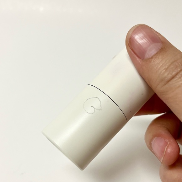 ILIA
Multi-Stick Cream Blush + Highlighter + Lip Tint Color: In the Mood - Picture 4 of 9